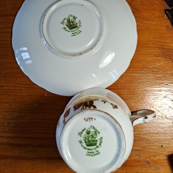 Vintage Hammersley & Co white teacup and saucer with gold flowers - Picture 5 of 8